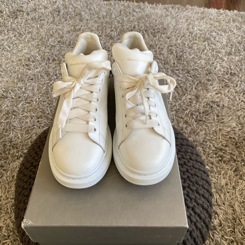 Alexander McQueen Sneakers (white/black)
